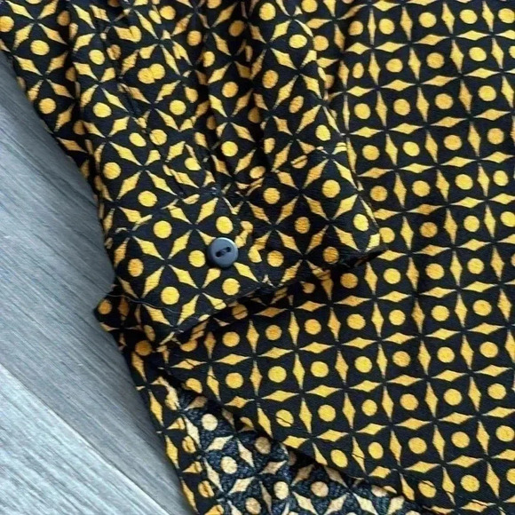 🔥Esqualo🔥 | Gold and  black patterned button up blouse - Picture 8 of 11